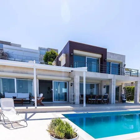Villa Astounding Modern With Sea View In